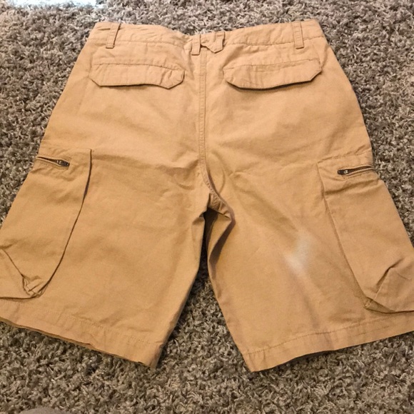 Nike khaki cargo shorts - Picture 2 of 2